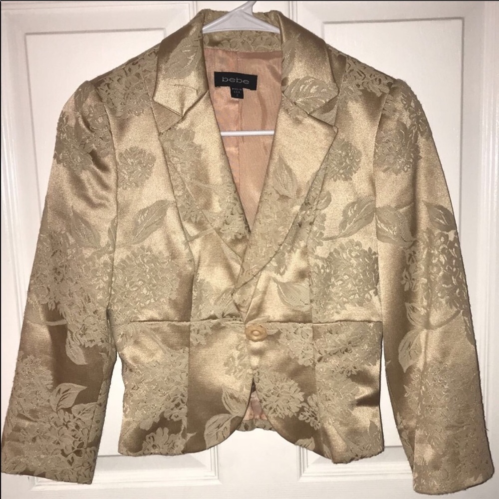 Bebe Baroque style cropped blazer w/ Button detail